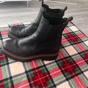 Women's Laguna Lug-Sole Chelsea Booties